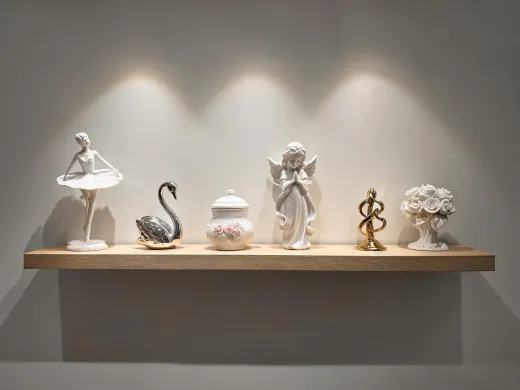 Figurines and collectible keepsakes